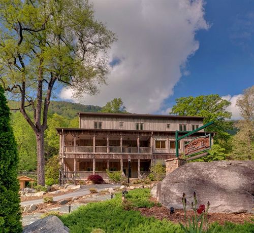 ホテル The Esmeralda Inn At Lake Lure