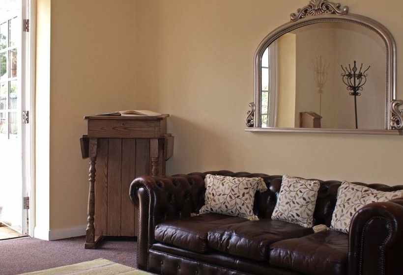 فندق The Ferguson Fawsitt Arms & Country Lodge