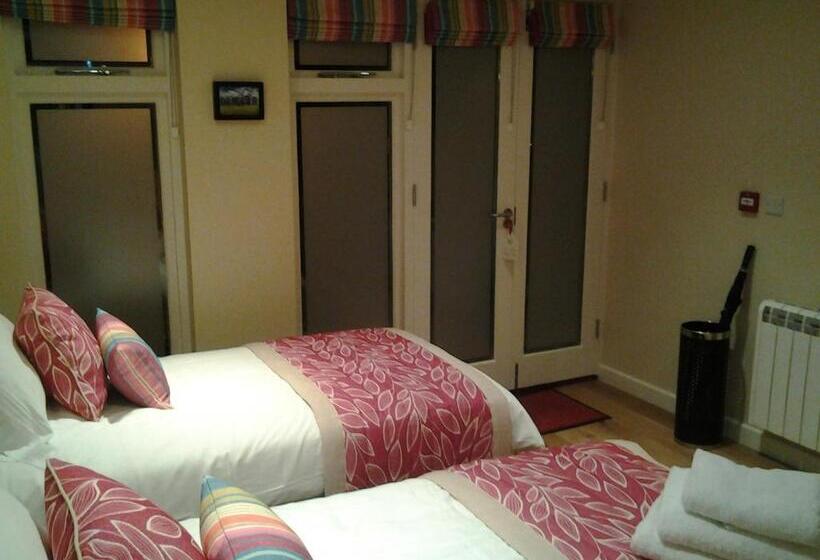 בית מלון כפרי The Green Dragon