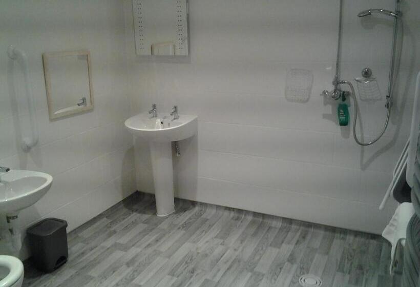 בית מלון כפרי The Green Dragon