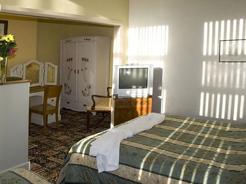 בית מלון כפרי The New Beehive Inn