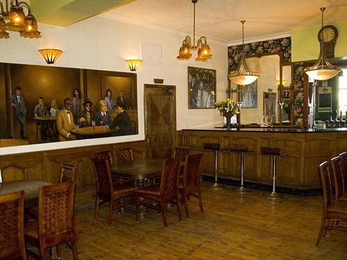 בית מלון כפרי The New Beehive Inn