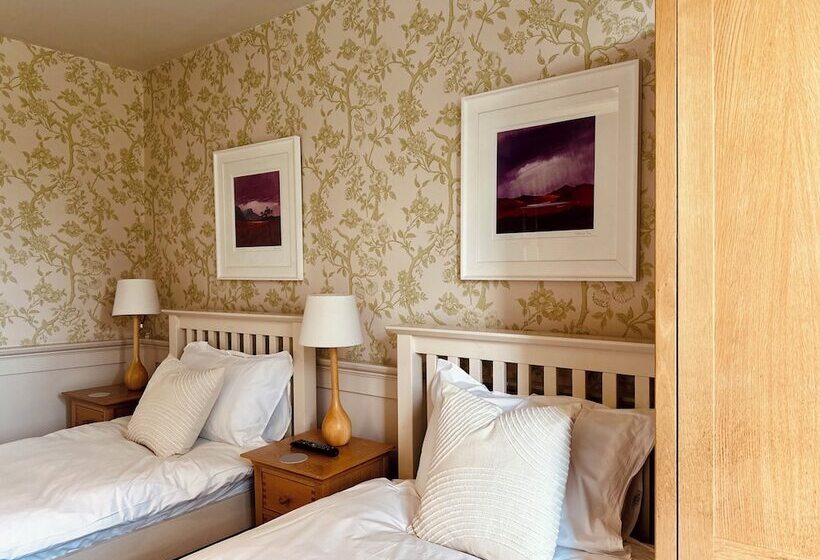 ホテル Old Orleton Inn