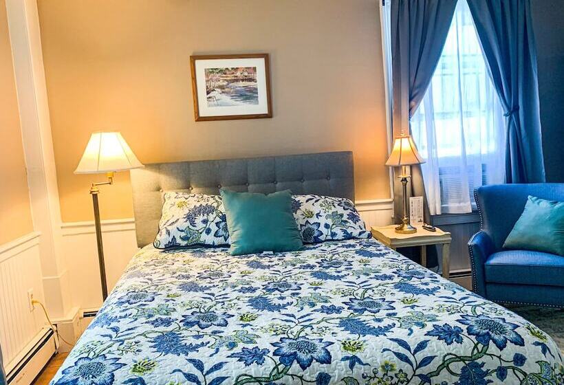 هتل The Quechee Inn At Marshland Farm