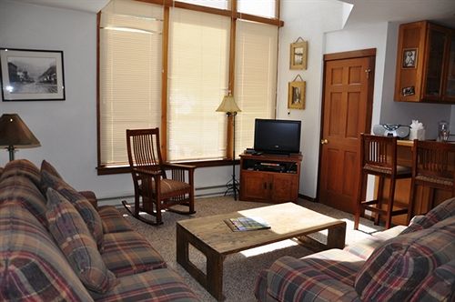 فندق The San Sophia Inn And Condominiums