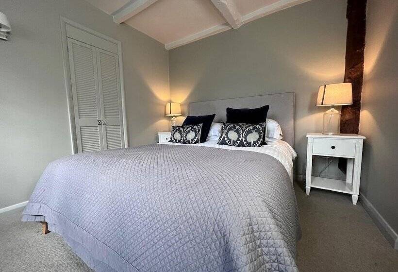 בית מלון כפרי The Sparsholt Barn