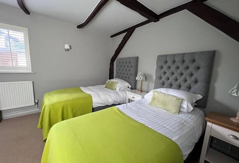 בית מלון כפרי The Sparsholt Barn