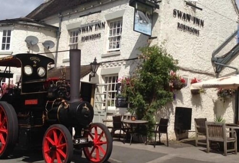 فندق The Swan Inn