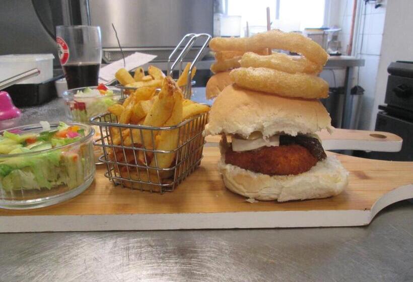 Отель Wentworth Arms