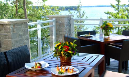 فندق Touchstone Resort