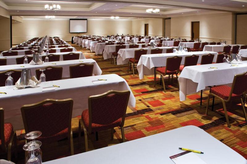 Отель Umiere At The Arch