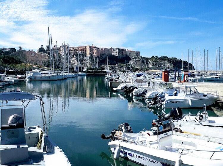 Отель Villa Antica Tropea