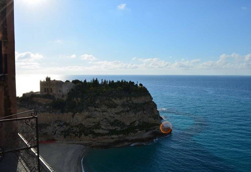 Отель Villa Antica Tropea