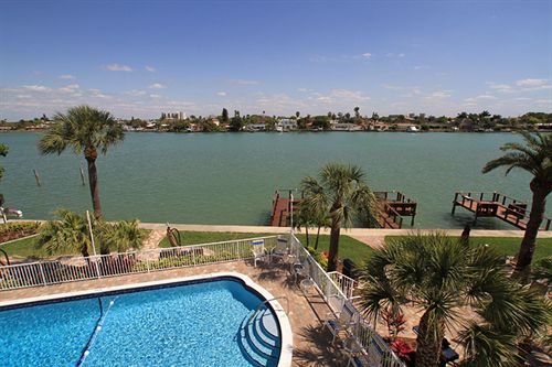 호텔 Westwinds Waterfront Resort