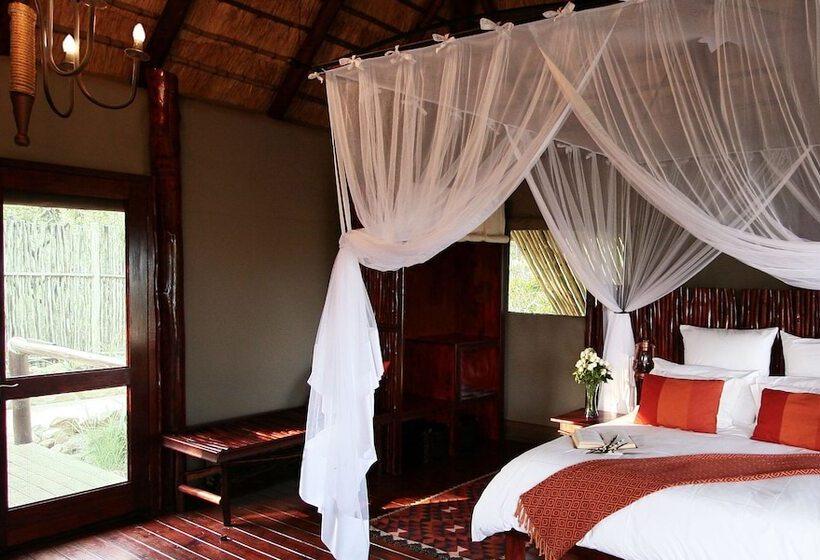 בית מלון כפרי Zwahili Game Lodge & Spa