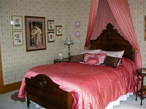 Isadoras Bed And Breakfast