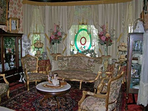 Isadoras Bed And Breakfast