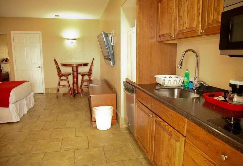 Lake Grassy Inn & Suites