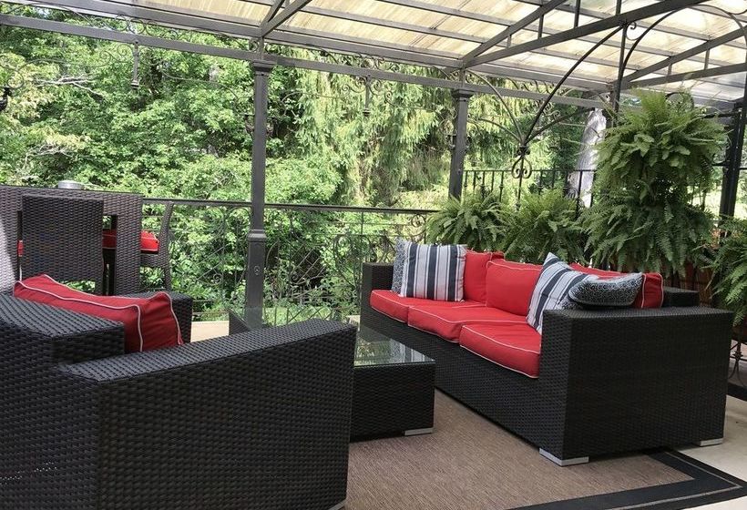 Melange Bed And Breakfast