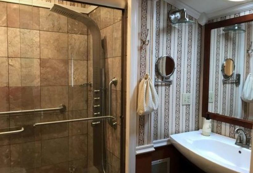 Melange Bed And Breakfast