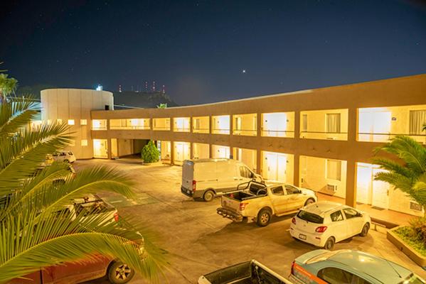 فندق على الطريق American Inn Hotel & Suites Parral