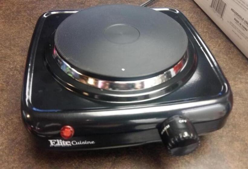 فندق على الطريق Blue Coast Inn & Suites