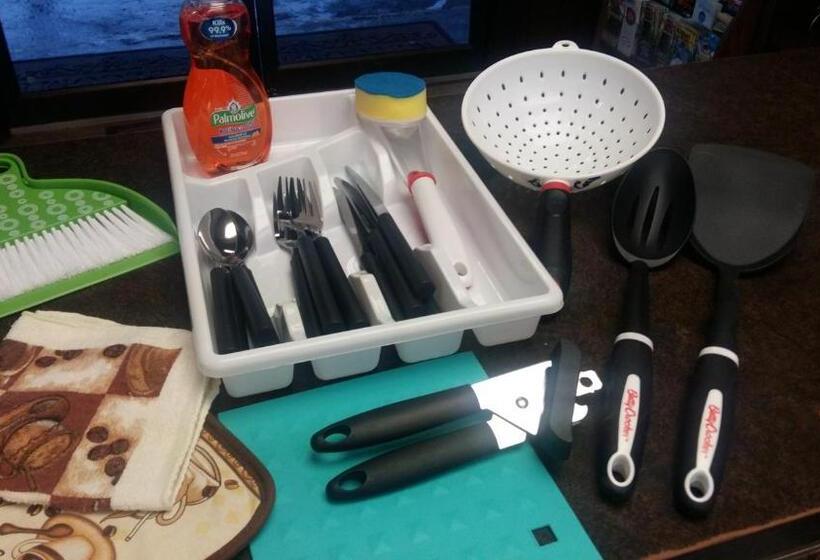 فندق على الطريق Blue Coast Inn & Suites