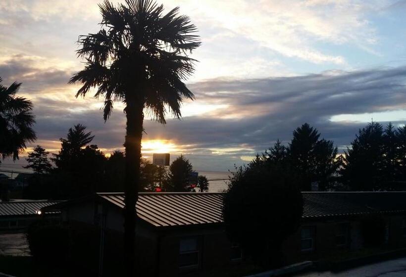 فندق على الطريق Blue Coast Inn & Suites