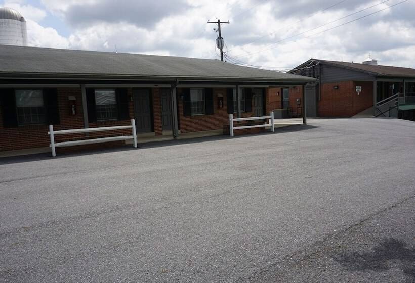 فندق على الطريق Harvest Drive Family Inn  Renovated Rooms