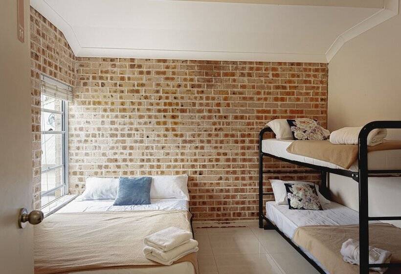 מוטל Manly Beach House