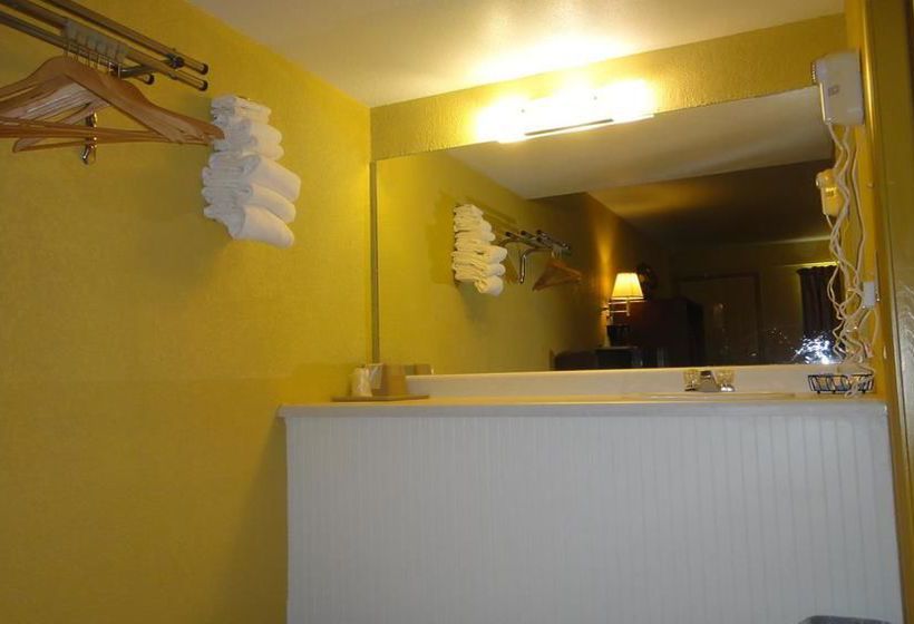 汽车旅馆  Relax Inn St. Robert