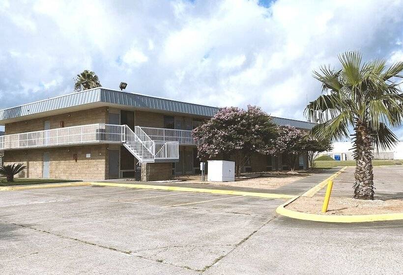 فندق على الطريق Sky Palace Inn & Suites By Jasper Beeville