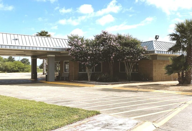 فندق على الطريق Sky Palace Inn & Suites By Jasper Beeville