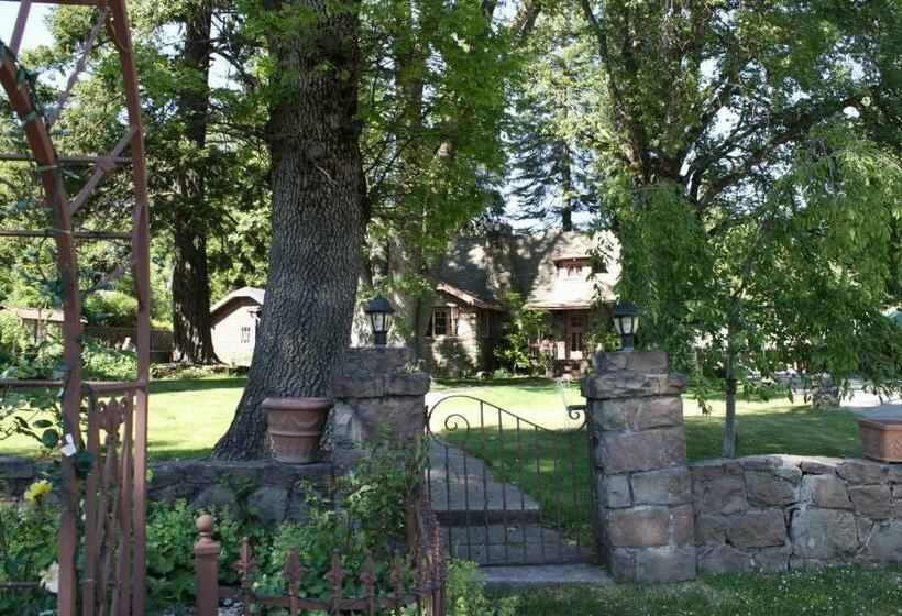 فندق على الطريق Strawberry Valley Inn