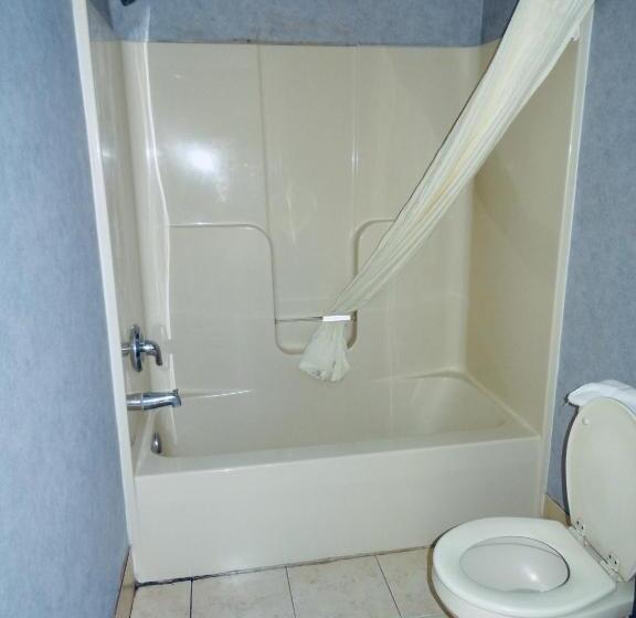 Мотель Village Inn And Suites