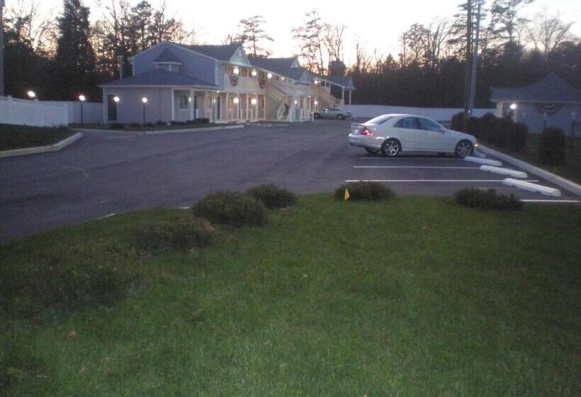 Мотель Village Inn And Suites