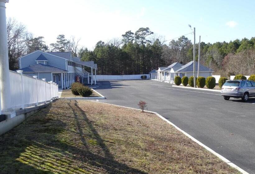 Мотель Village Inn And Suites