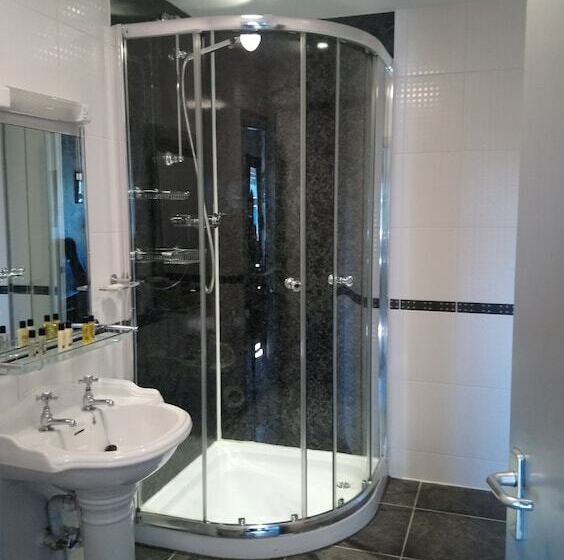 مبيت وإفطار Casanova S Restaurant &