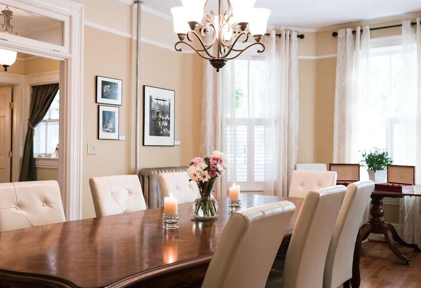 Oak Hill On Love Lane Bed And Breakfast Inn