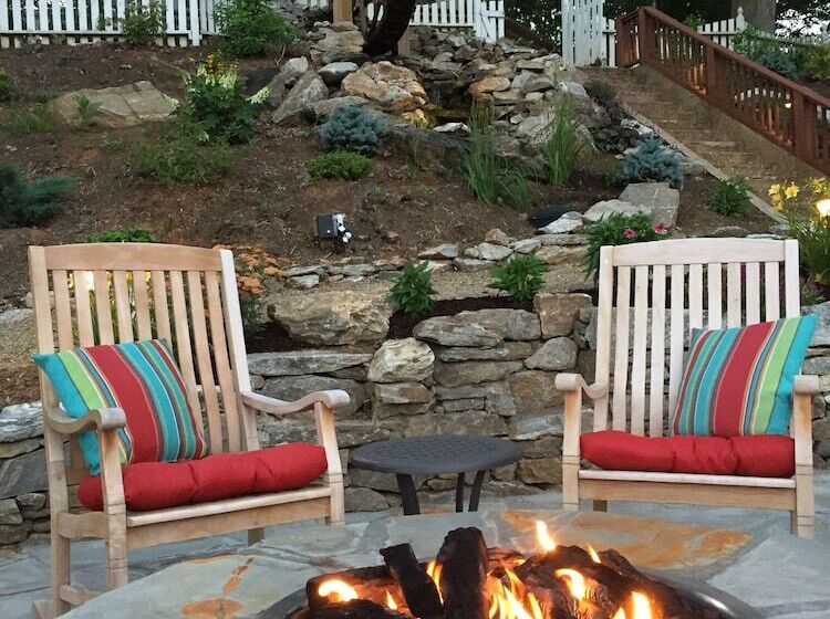 Oak Hill On Love Lane Bed And Breakfast Inn