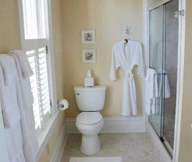 Oak Hill On Love Lane Bed And Breakfast Inn