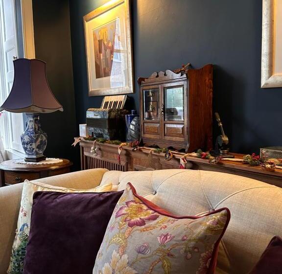 Пансион 23 St Mary's