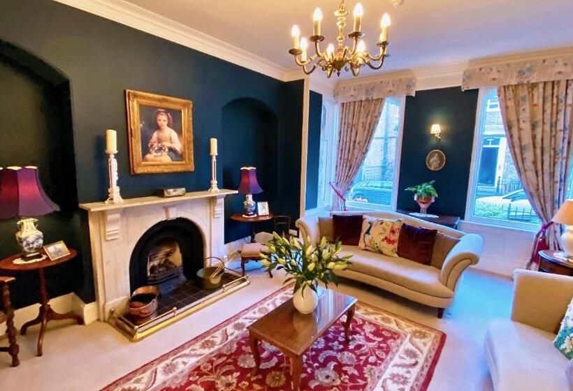 Пансион 23 St Mary's