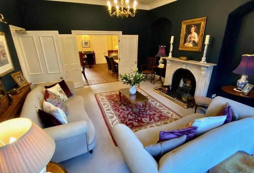 Пансион 23 St Mary's