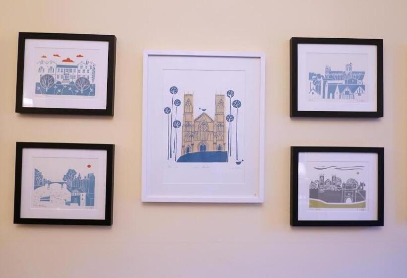 Пансион 23 St Mary's