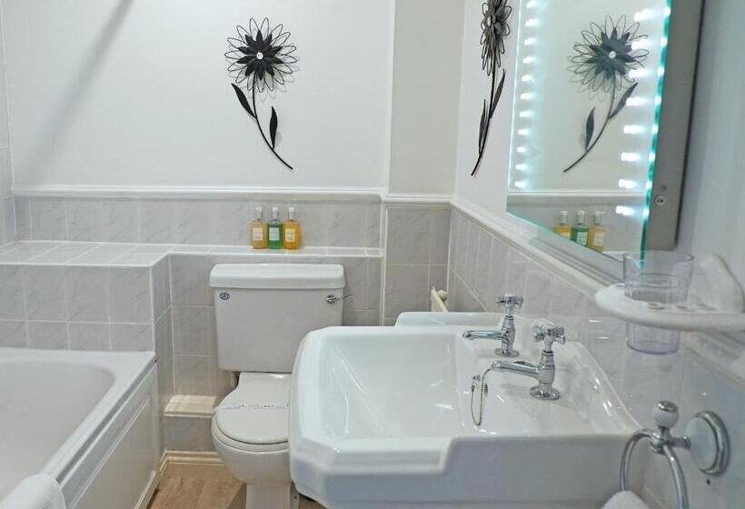 Пансион 23 St Mary's