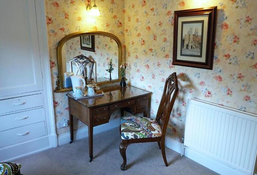 Пансион 23 St Mary's