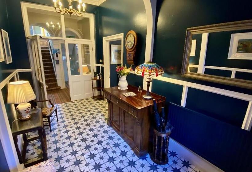 Пансион 23 St Mary's