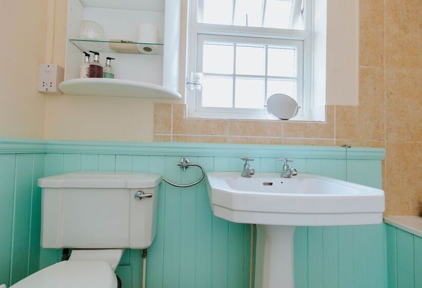 Пансион Bluebell House