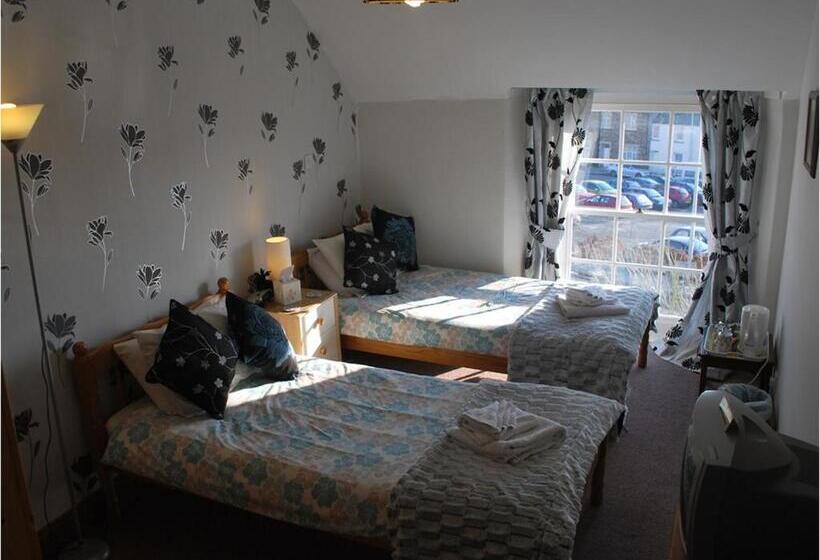 פנסיון College Guest House